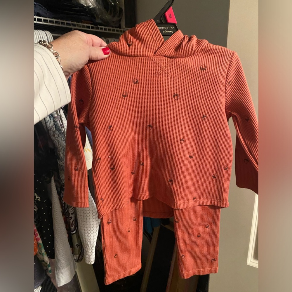 Thermal top with thermal leggings